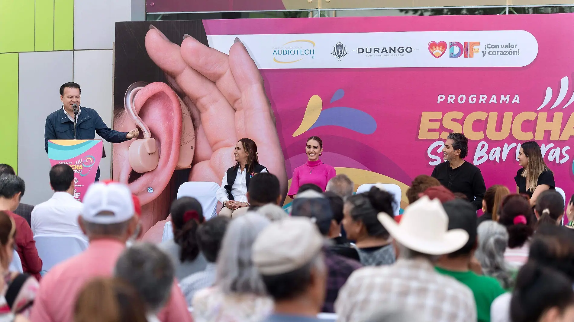 Para escuchar sin barreras, entregan Marisol y Esteban aparatos auditivos con el apoyo de Audiotech (6)